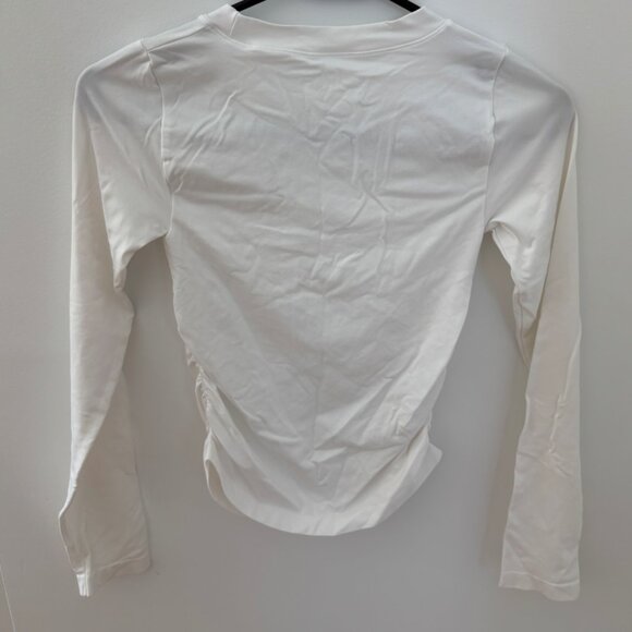 Aritzia Tna Ruched Long Sleeve T Shirt - Picture 2 of 2